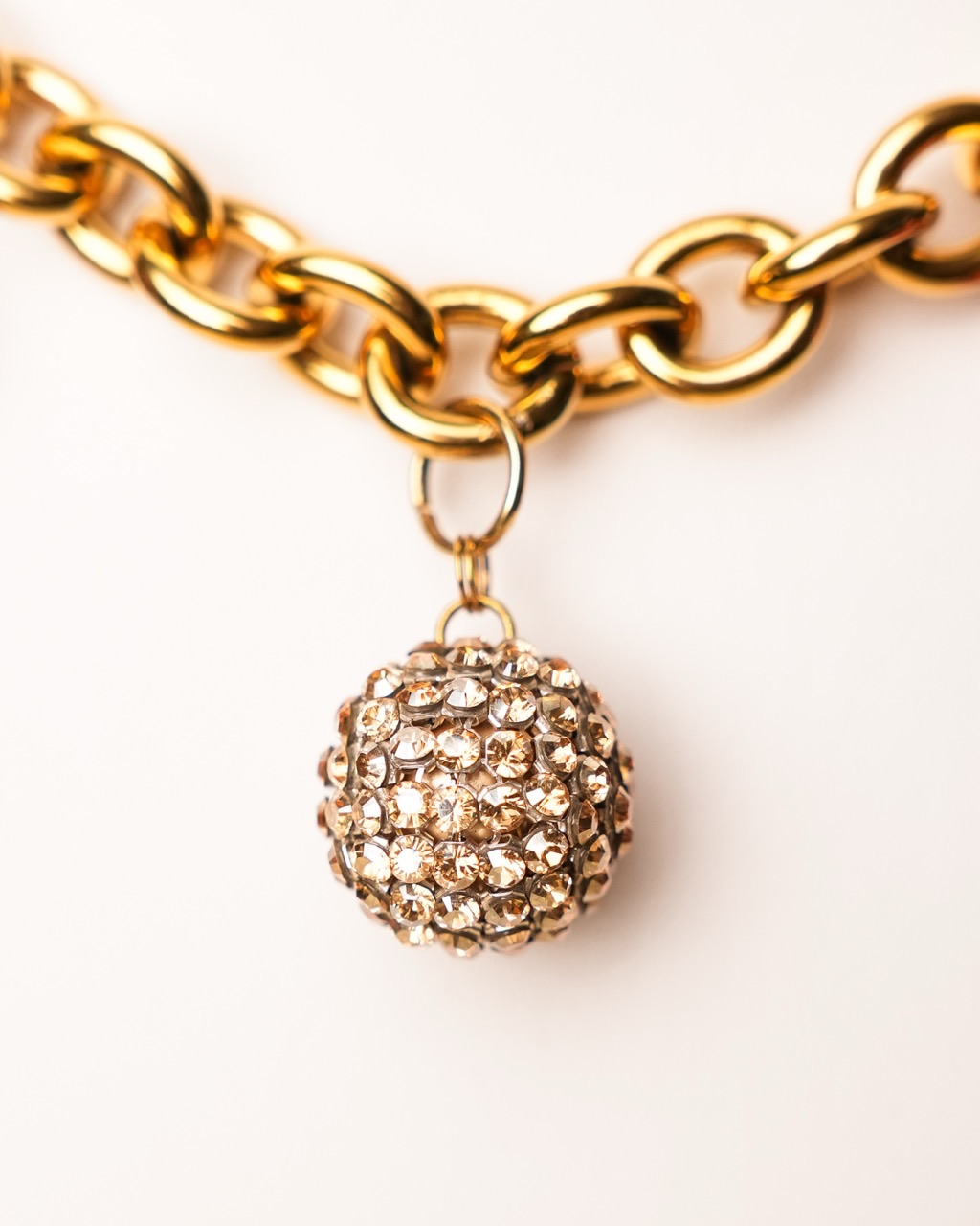 Monaco Rouge — crystal beads on a gold chain